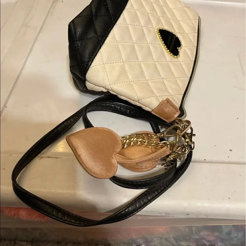 Betsey johnson quilted crossbody makeup bag/wristlet clutch satchel pocketbook